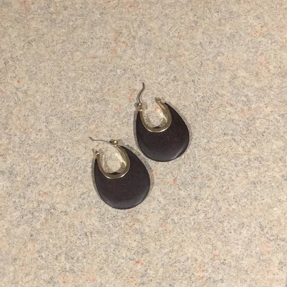 NIB Espresso Wood and Gold Hoop Earrings - Picture 13 of 16